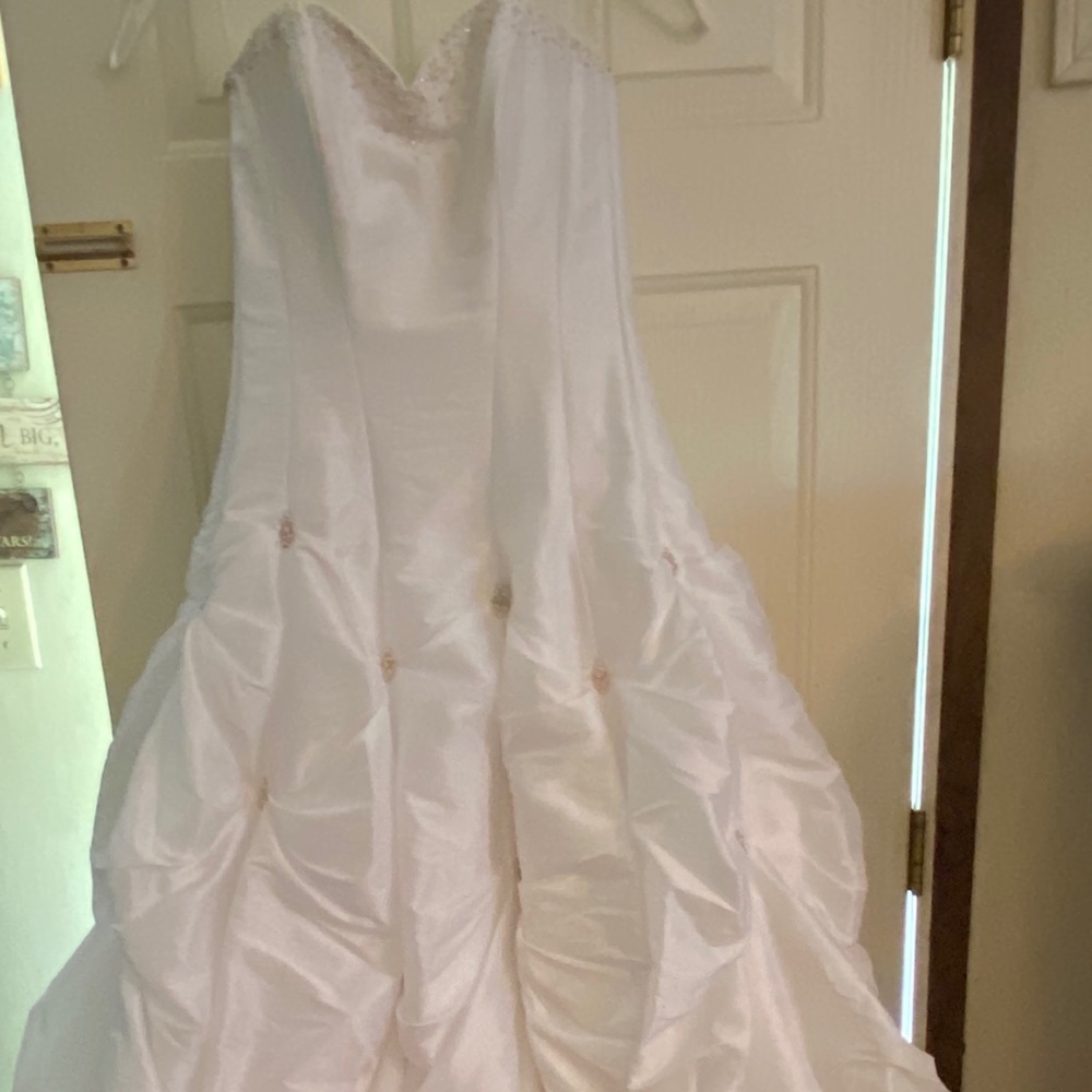 Maggie Sottero Wedding Dress